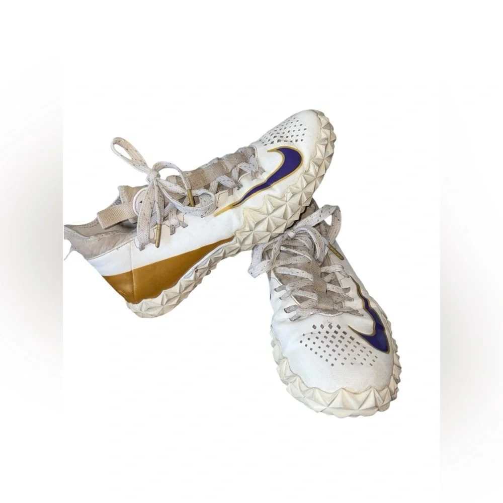 SOLD
NIKE ALPHA HUARACHE 6 ELT TF LAX LE SIZE 9 White, gold & purple shoes - Picture 8 of 15